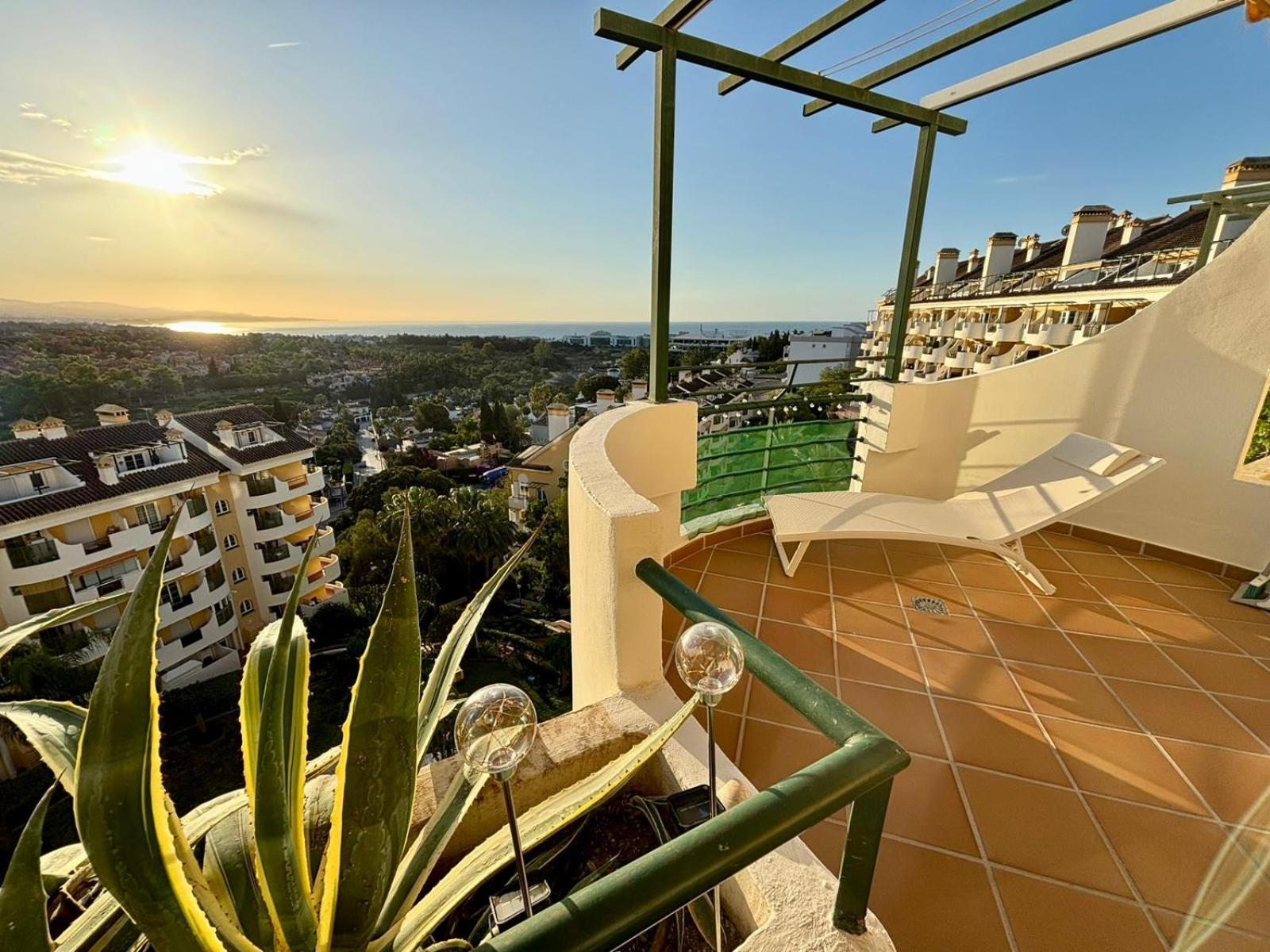 Apartment Classy Flat W/ Impressive Views