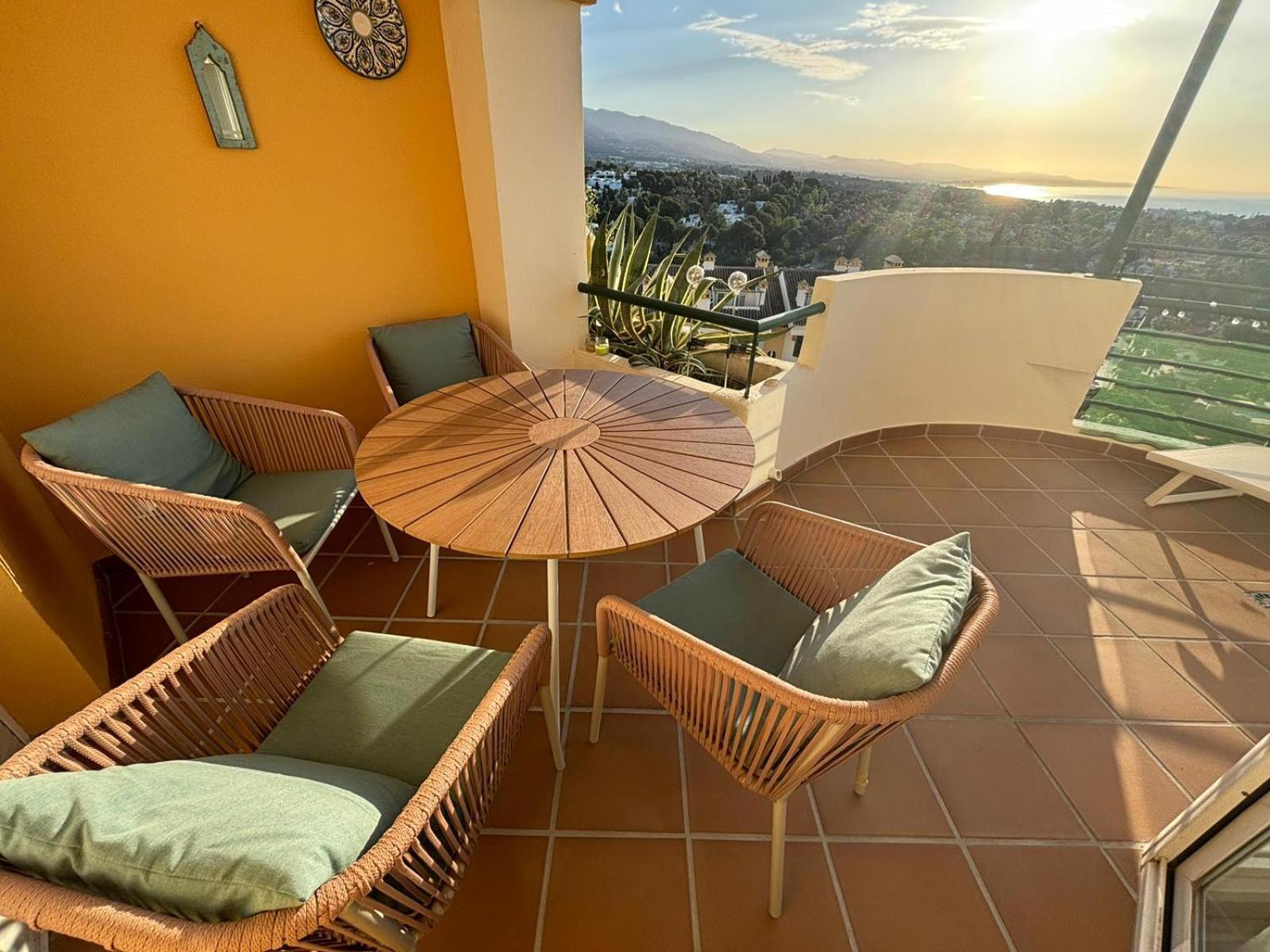 Classy Flat W/ Impressive Views Apartment *