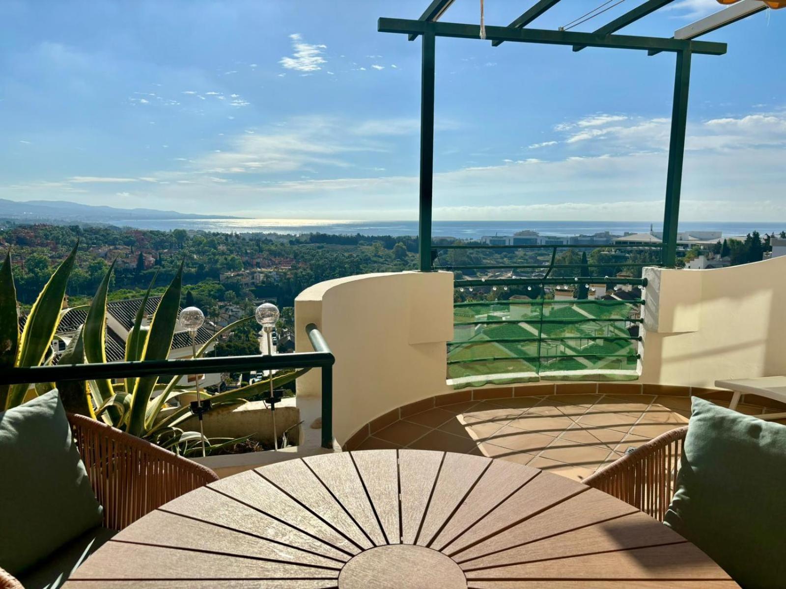 Classy Flat W/ Impressive Views Apartment *