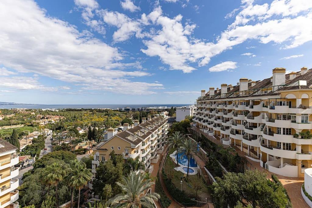 Classy Flat W/ Impressive Views * Marbella