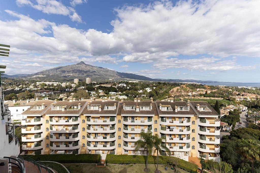 Apartment Classy Flat W/ Impressive Views Marbella